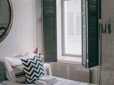 Gentle movement sequence in a bright modern room.